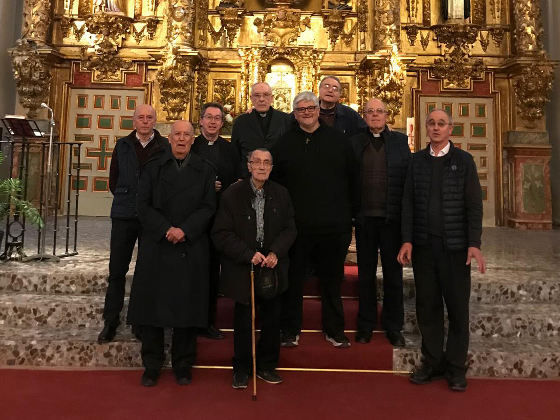 Sacerdotes seguntinos visitan la iglesia de Romancos