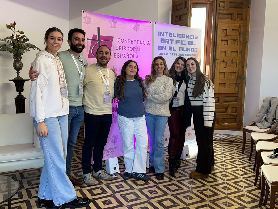 Miembros del Wadi Group Music asisten al Encuento de Músicos Católicos