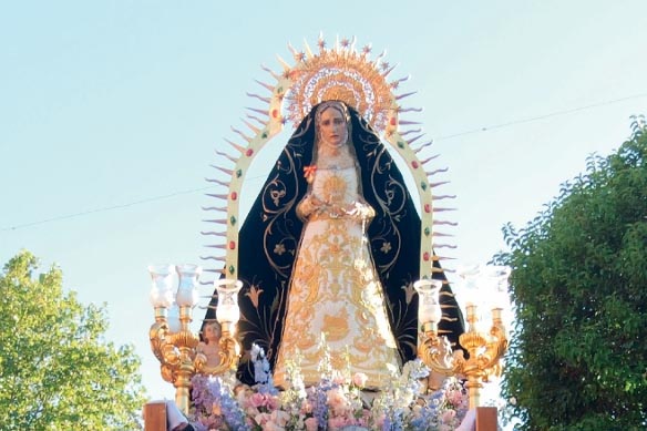 Galardón a la Virgen de la Soledad de Azuqueca, que llora a su presidente